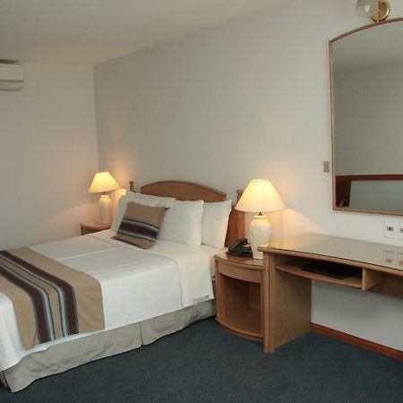 Crystal Palace Hotel Монтевидео Экстерьер фото