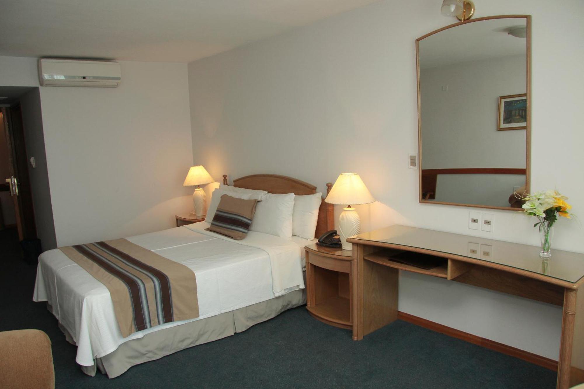 Crystal Palace Hotel Монтевидео Экстерьер фото