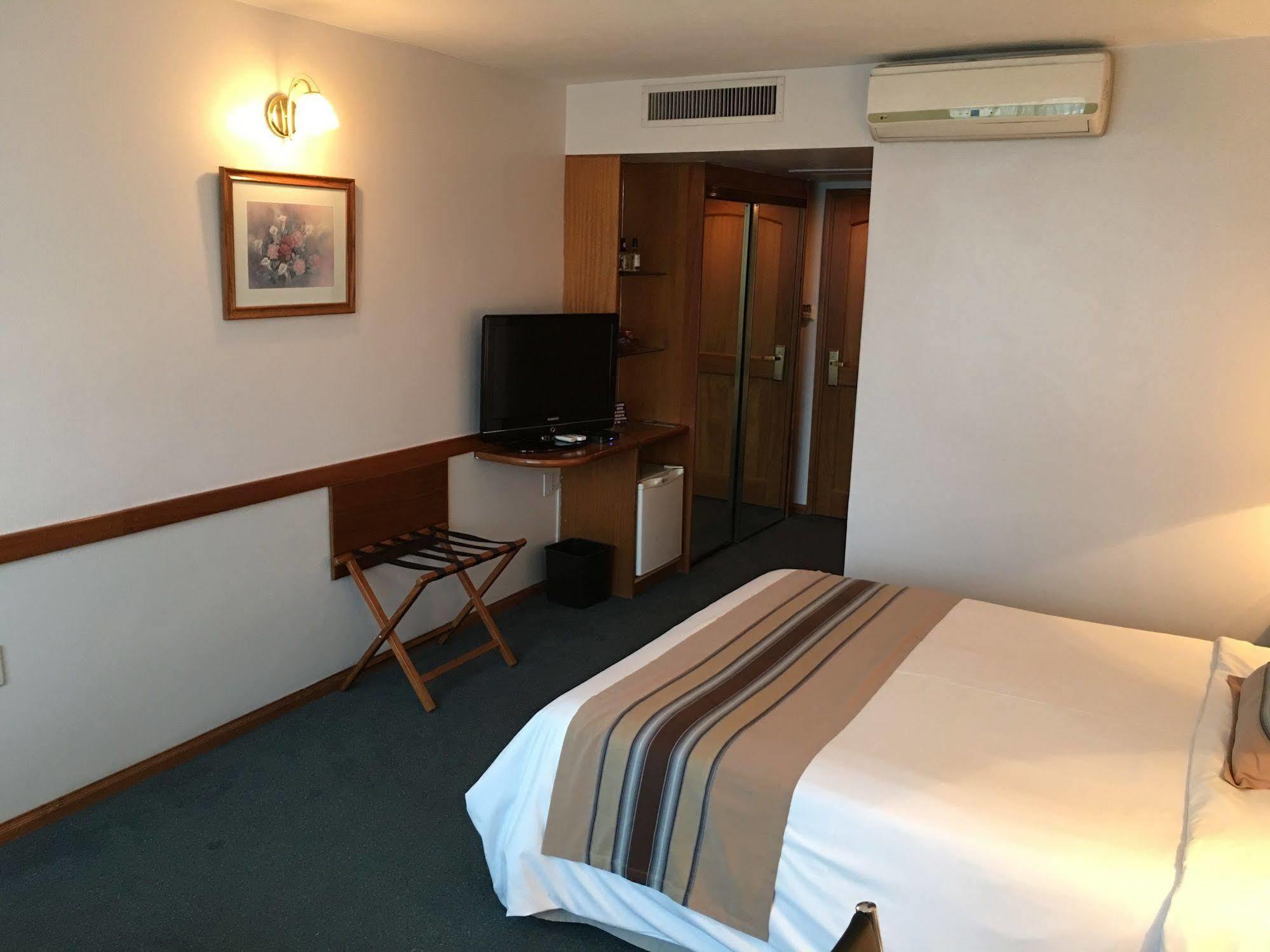 Crystal Palace Hotel Монтевидео Экстерьер фото