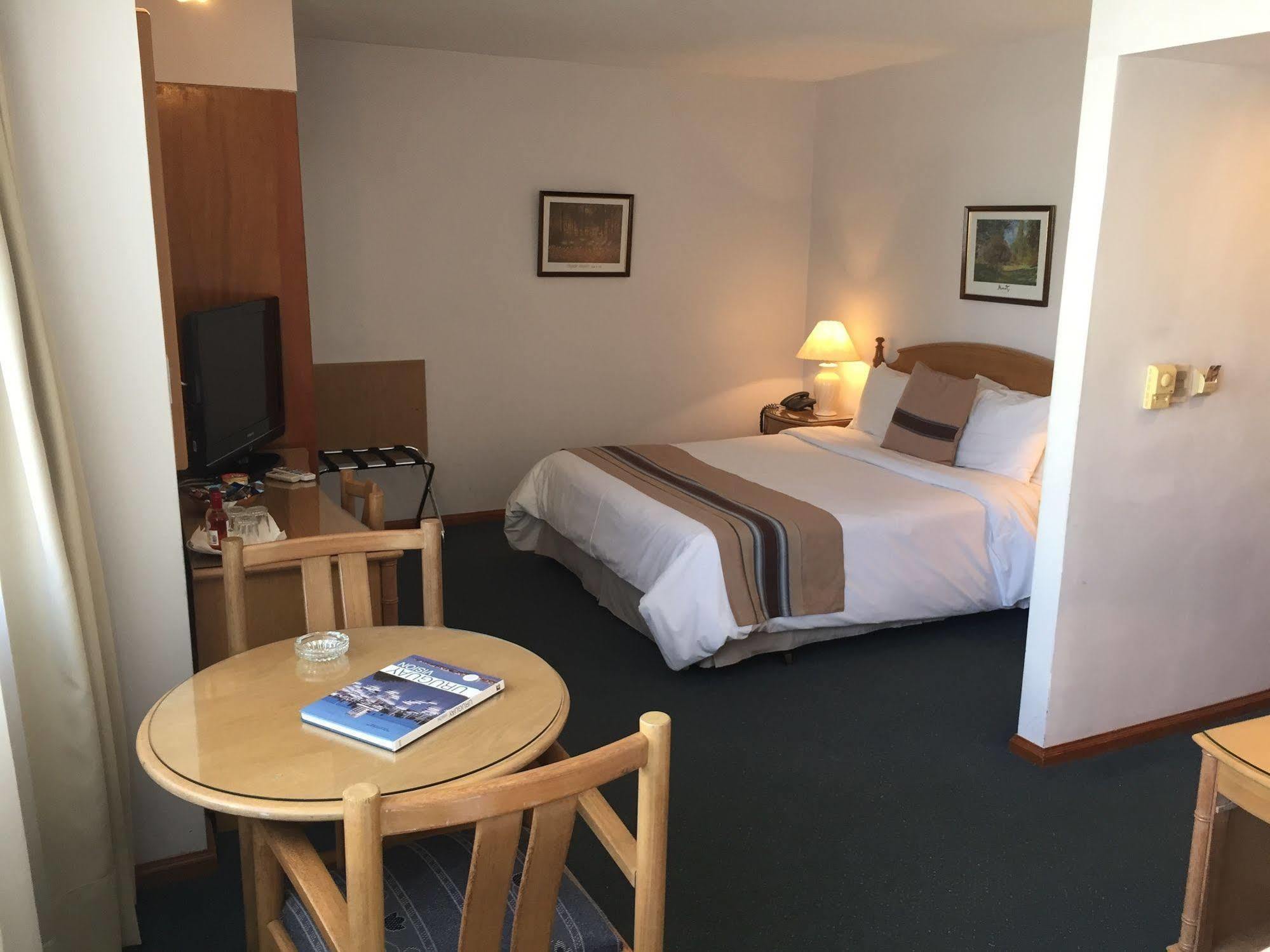 Crystal Palace Hotel Монтевидео Экстерьер фото