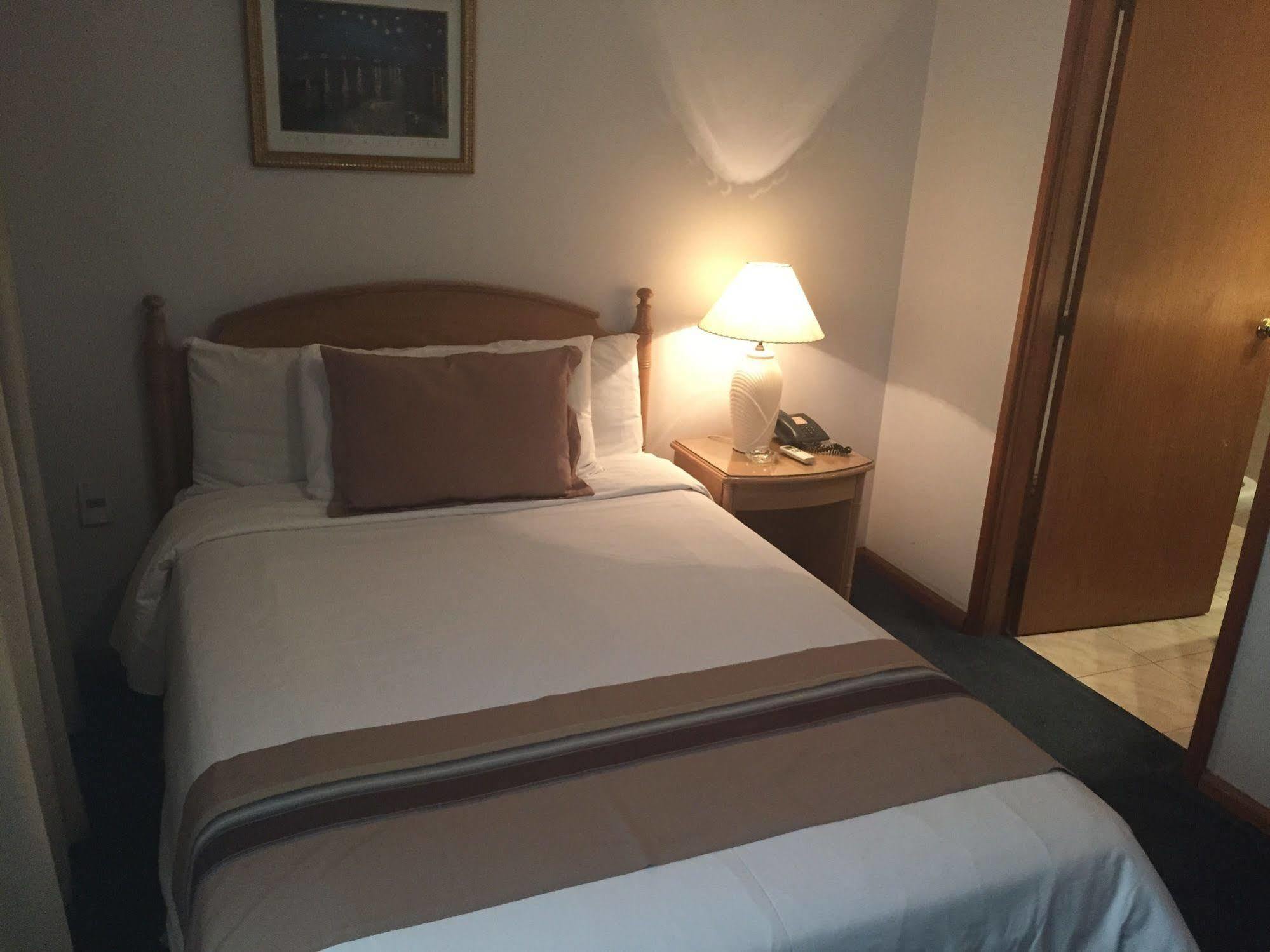 Crystal Palace Hotel Монтевидео Экстерьер фото